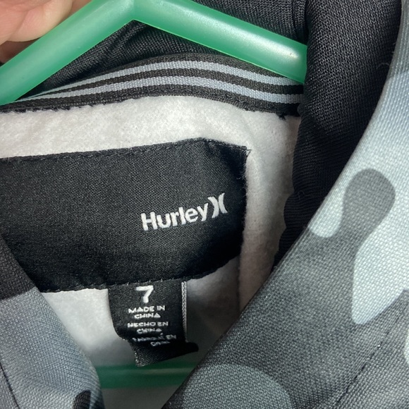 Hurley - Picture 5 of 6